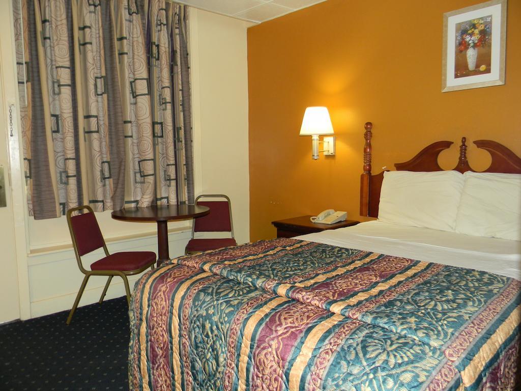 רואנוק ראפידס Fairfax Motel חדר תמונה