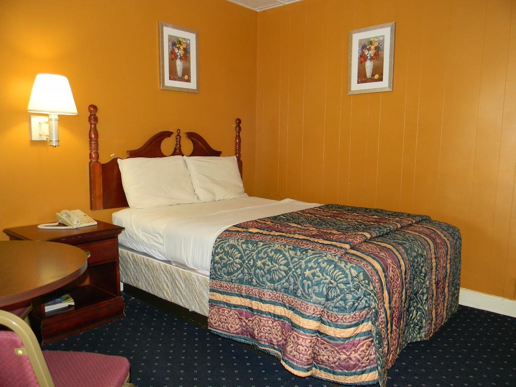 רואנוק ראפידס Fairfax Motel חדר תמונה