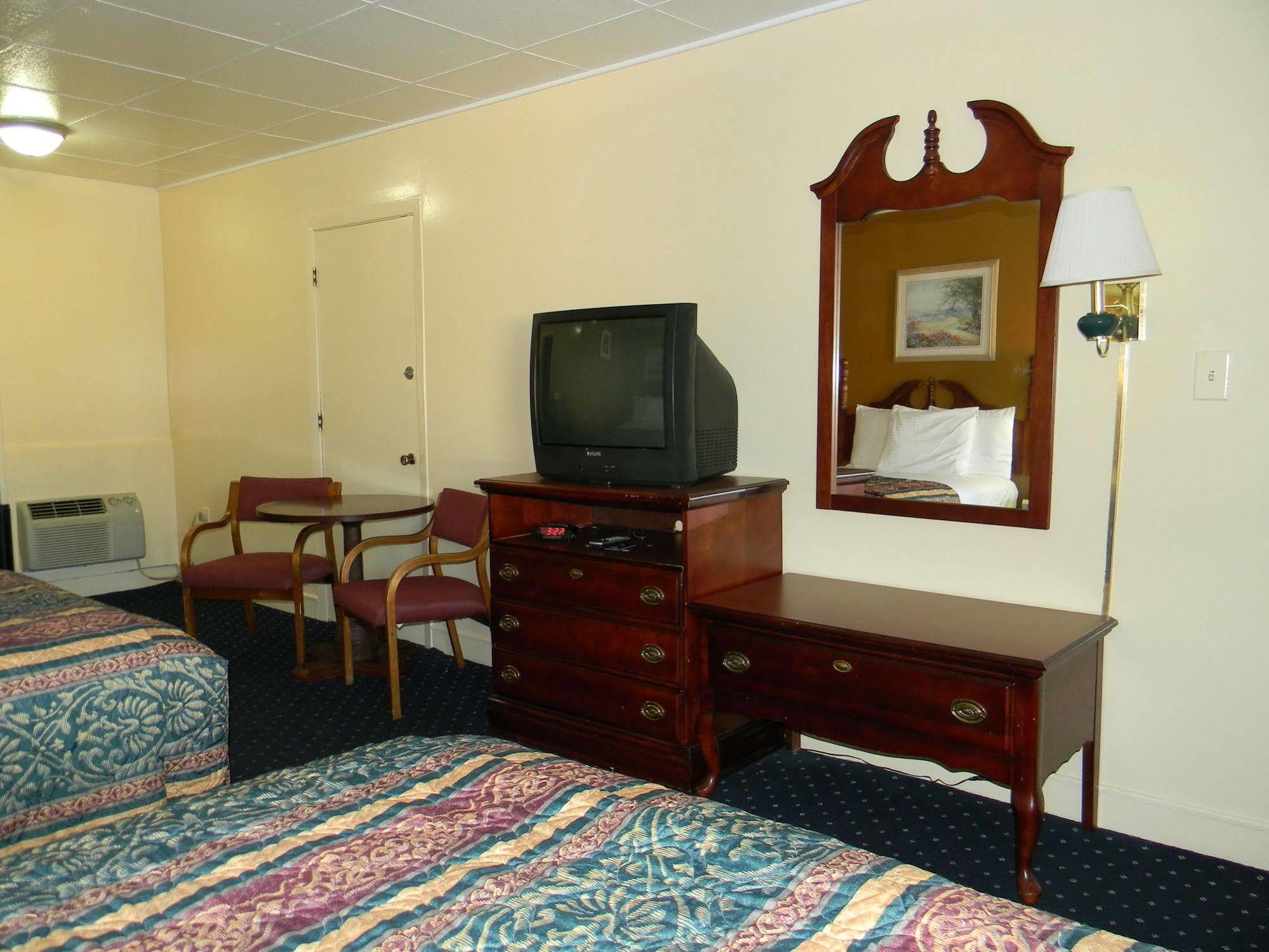 רואנוק ראפידס Fairfax Motel מראה חיצוני תמונה